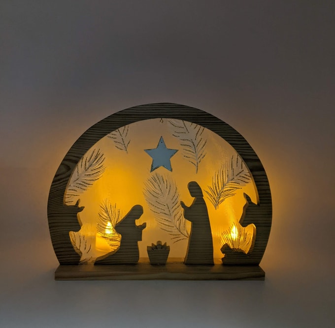 crèche de noël voilage plumes